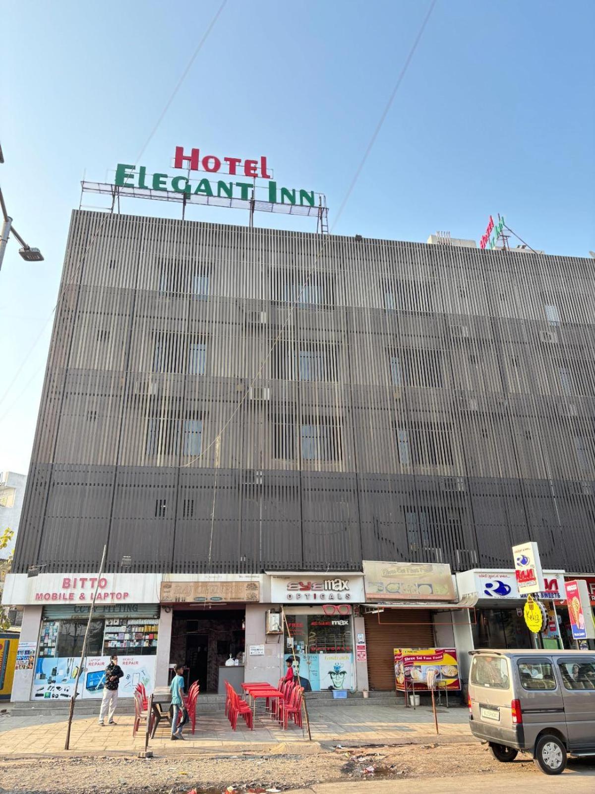 Hotel Elegant Inn สุรัต ภายนอก รูปภาพ