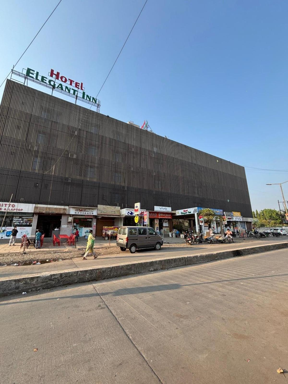 Hotel Elegant Inn สุรัต ภายนอก รูปภาพ